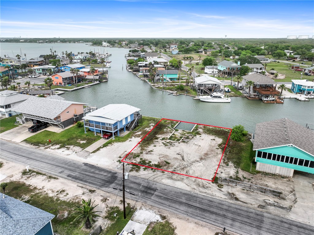 225 Bayshore Dr Property Photo 4