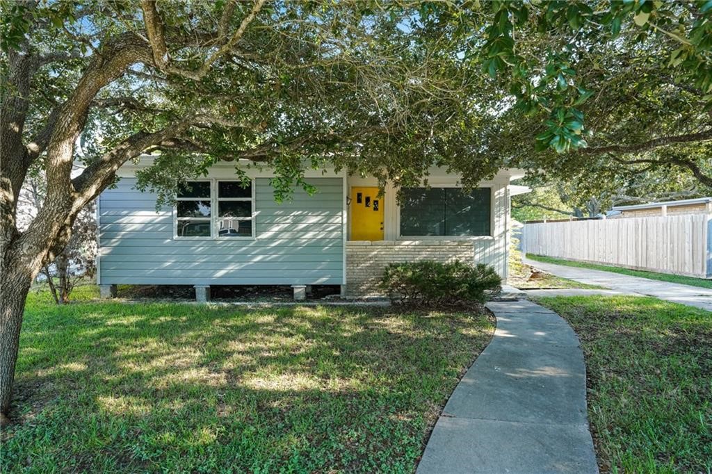 1011 Ponder St Property Photo