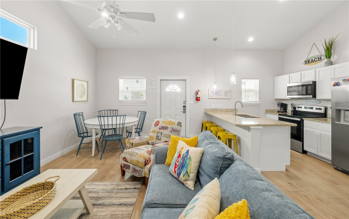 15101 Boca Grandi Dr Property Photo 3