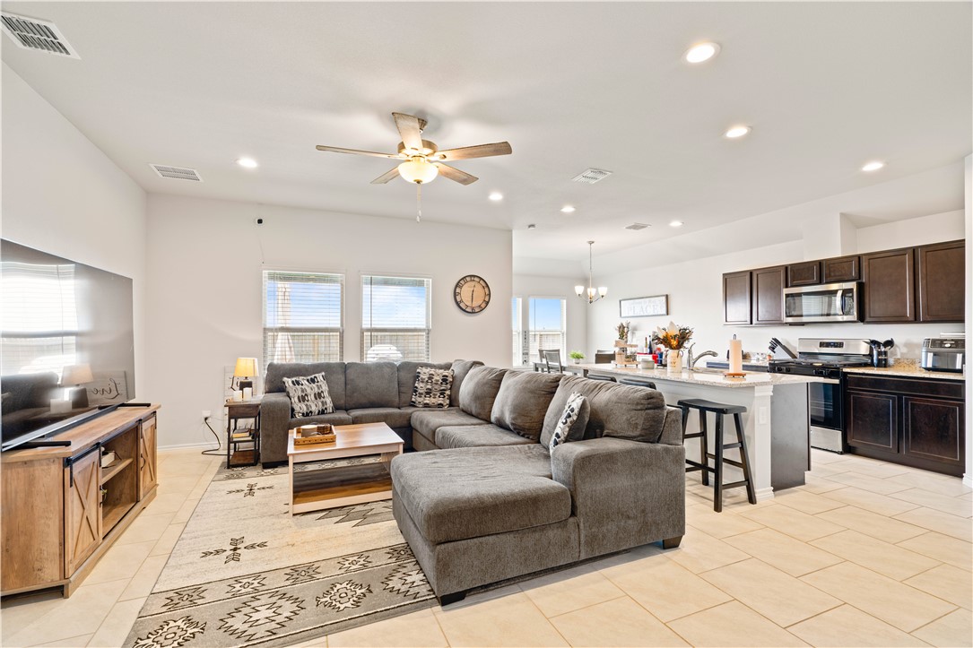 12033 Drogo Dr Property Photo 6