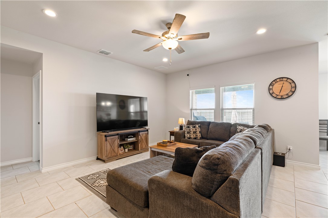12033 Drogo Dr Property Photo 7
