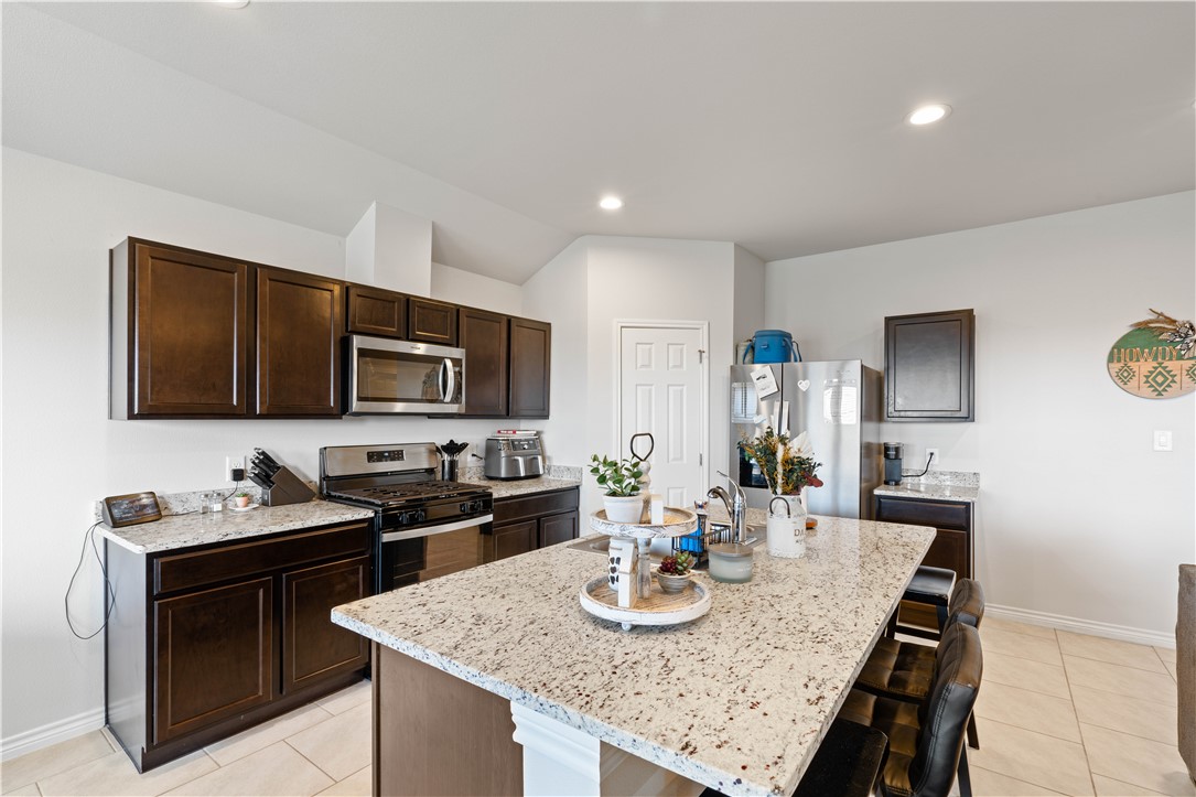 12033 Drogo Dr Property Photo 10