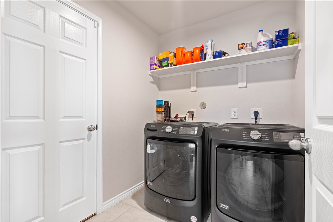 12033 Drogo Dr Property Photo 27