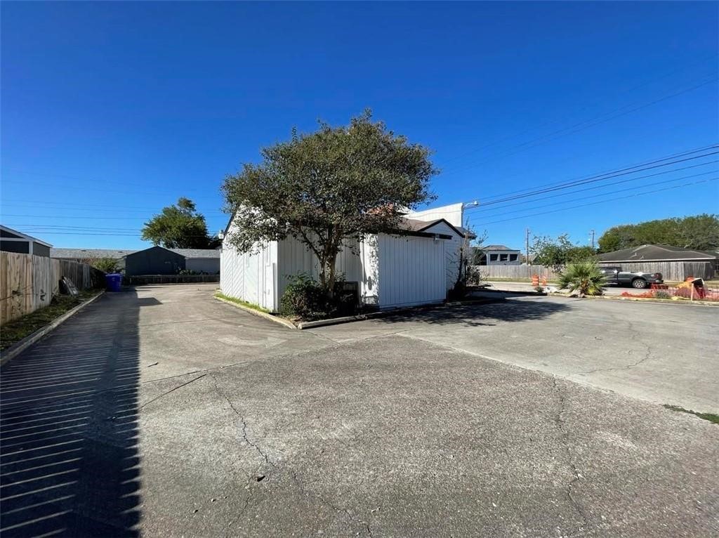 701 Everhart Property Photo 2