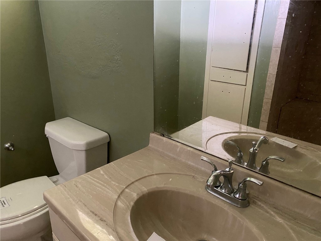 1709 Olmos Cir Property Photo 9