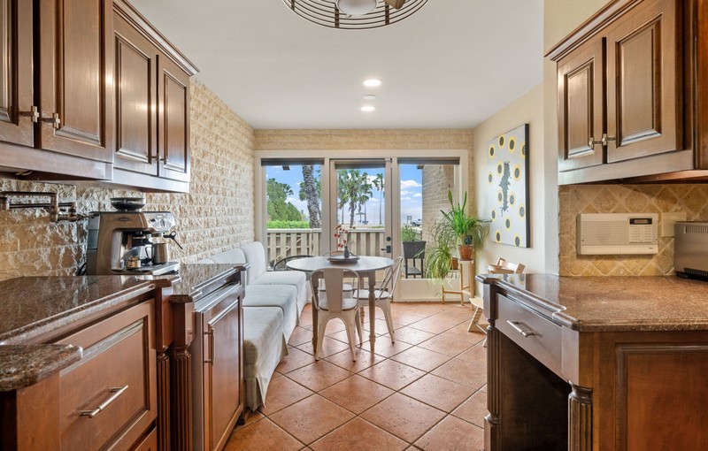 5541 Ocean Dr Property Photo 18