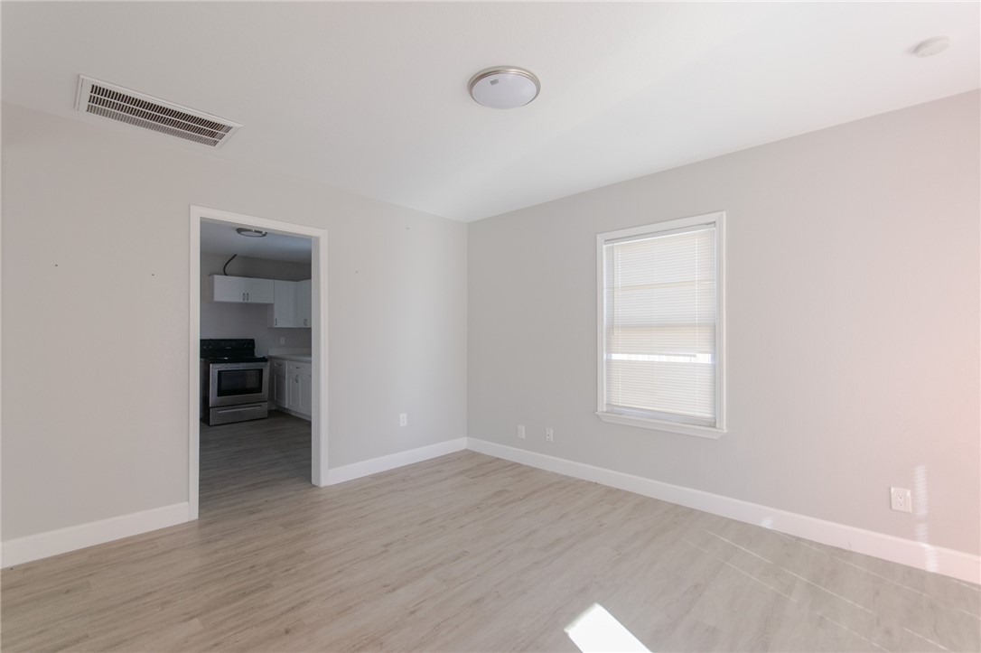 2849 Sarita St Property Photo 4
