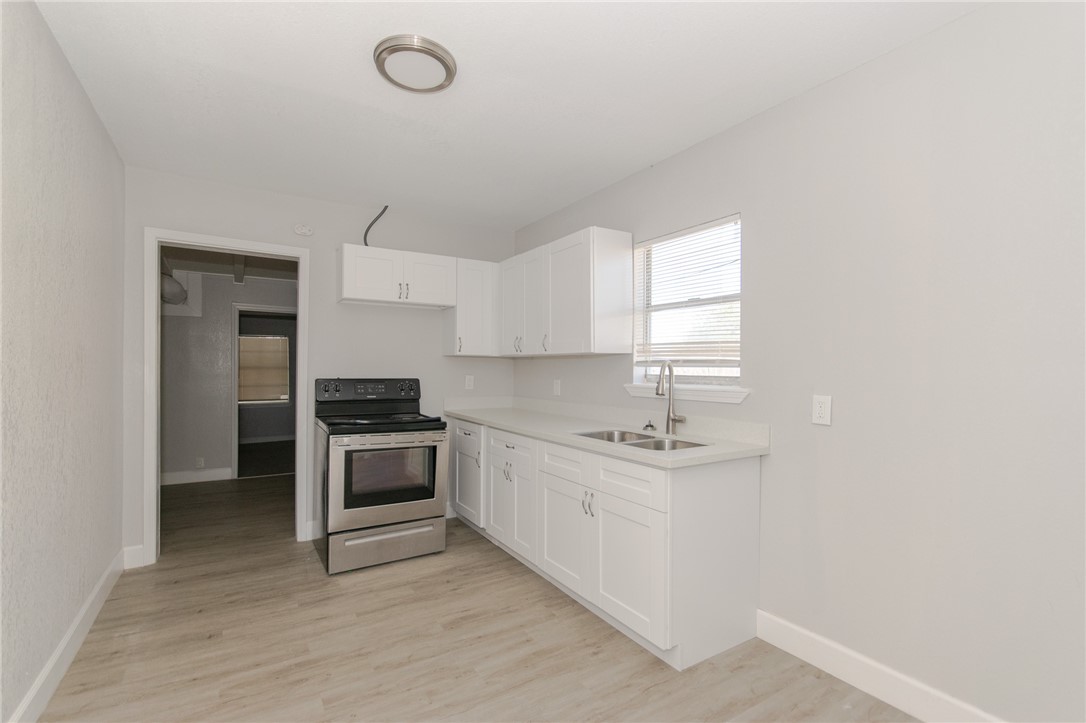 2849 Sarita St Property Photo 5