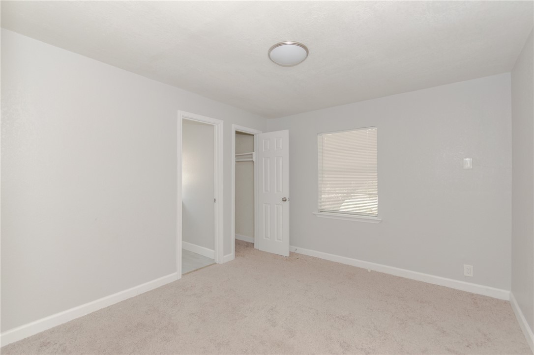 2849 Sarita St Property Photo 11