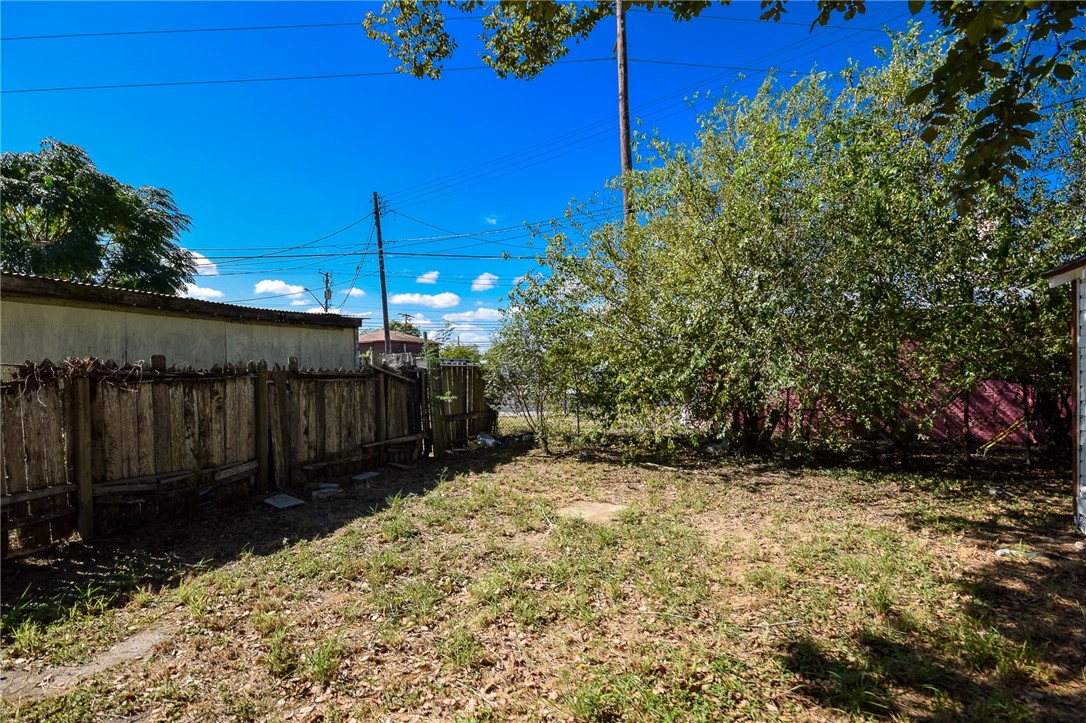 2849 Sarita St Property Photo 17
