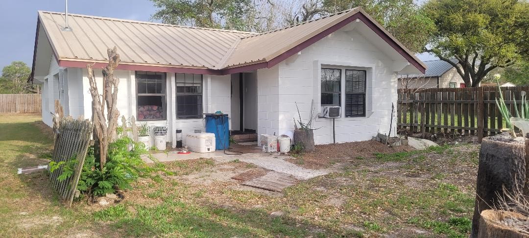 801 S Ann St Property Photo