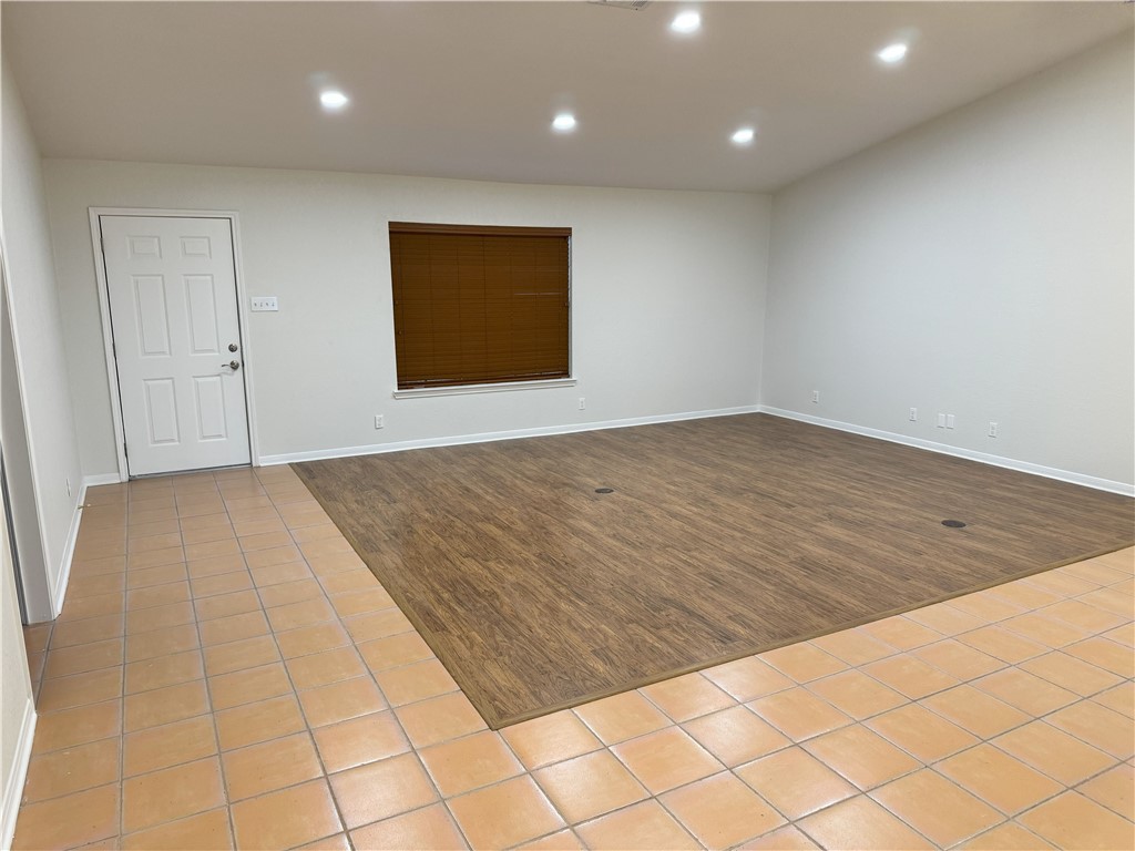 136 Lakeview Property Photo 5