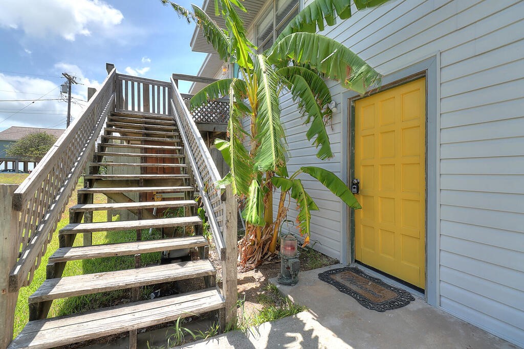 810 Sandpiper Property Photo 2