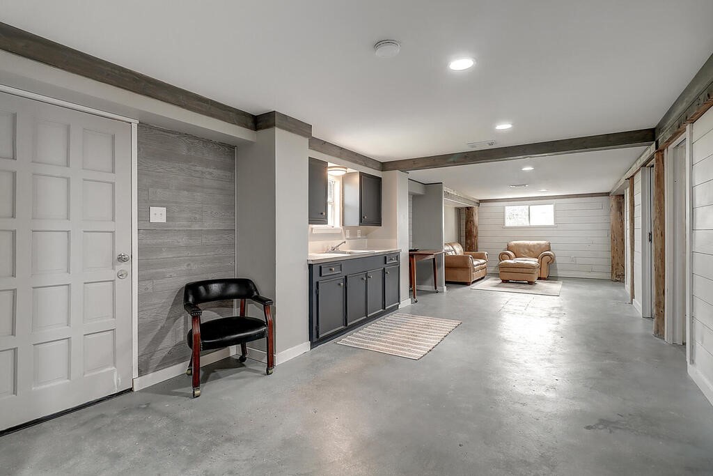 810 Sandpiper Property Photo 4