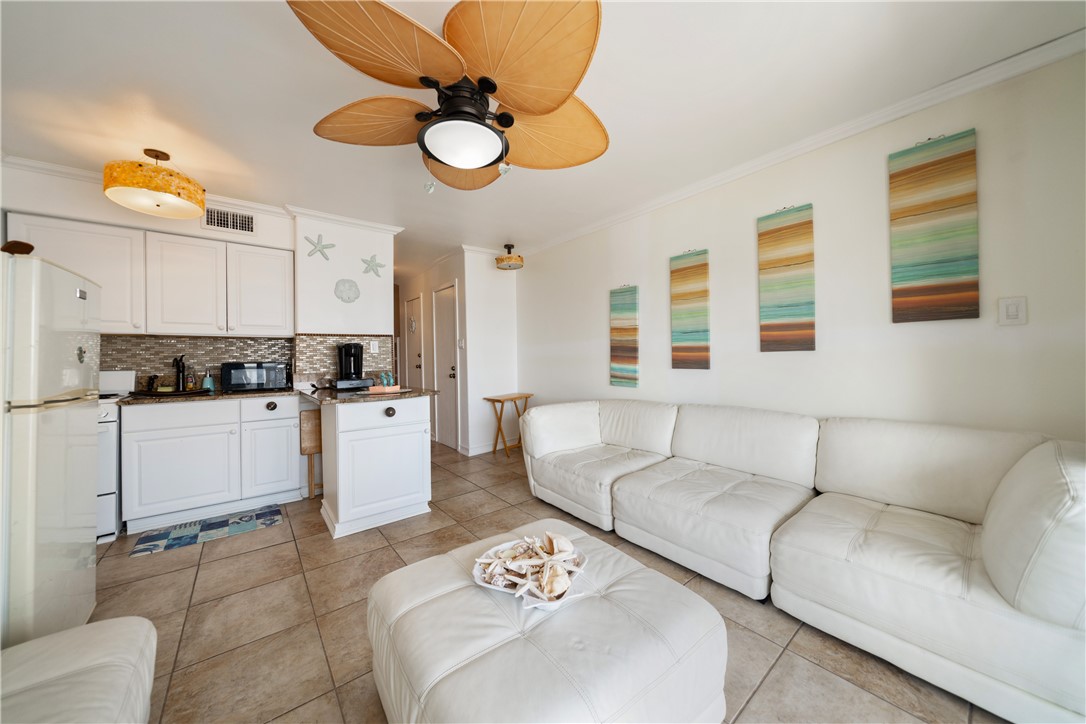 3938 Surfside Blvd 1314 Property Photo 6