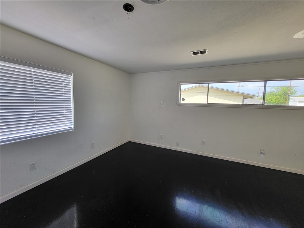 4802 Everhart Property Photo 5
