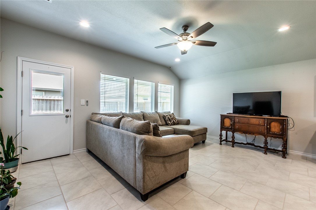 2330 Restful Lane Property Photo 4