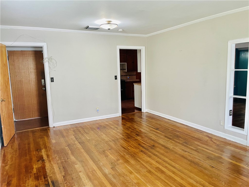 912 E Fulton St Property Photo 12