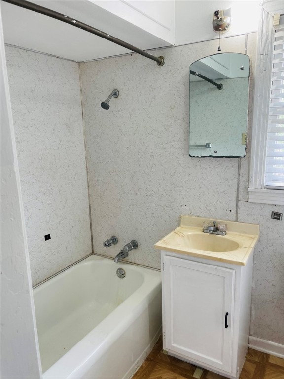 912 E Fulton St Property Photo 18