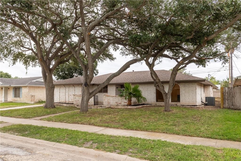 3725 Kingston Dr Property Photo