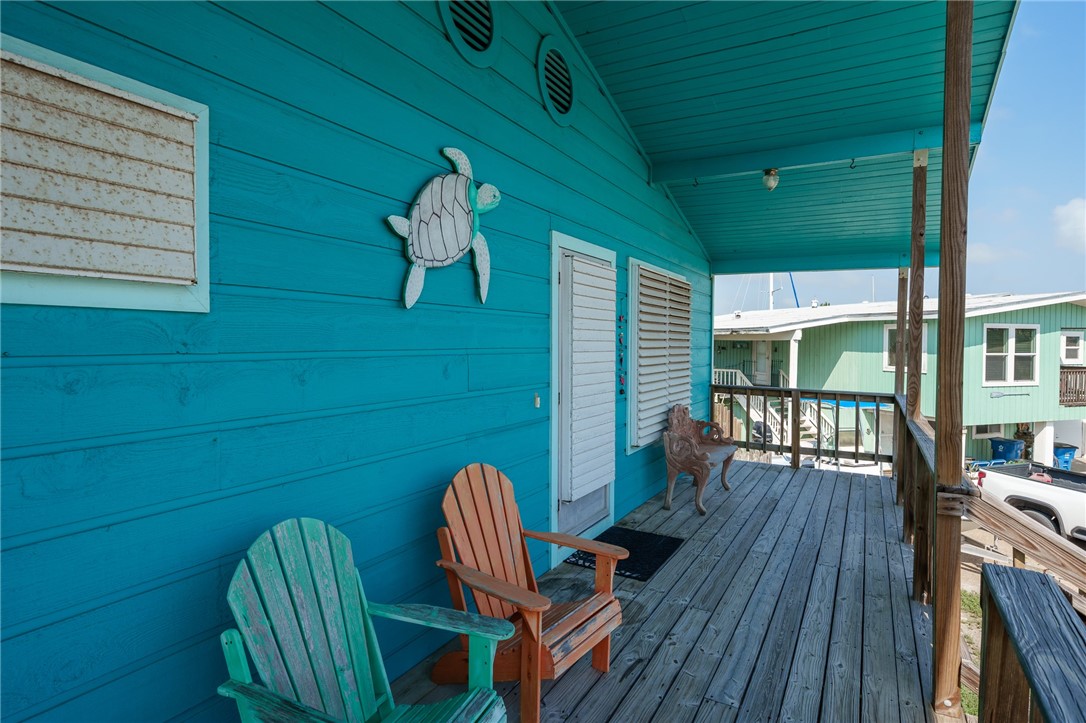 109 Bayshore Ct Property Photo 3