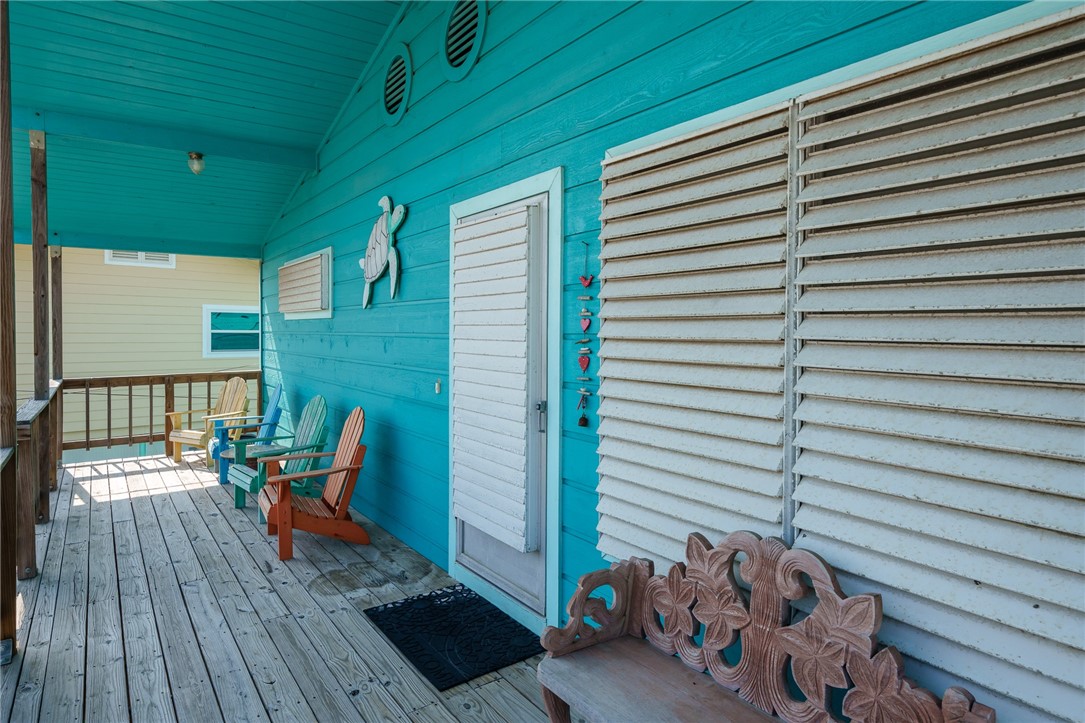 109 Bayshore Ct Property Photo 4