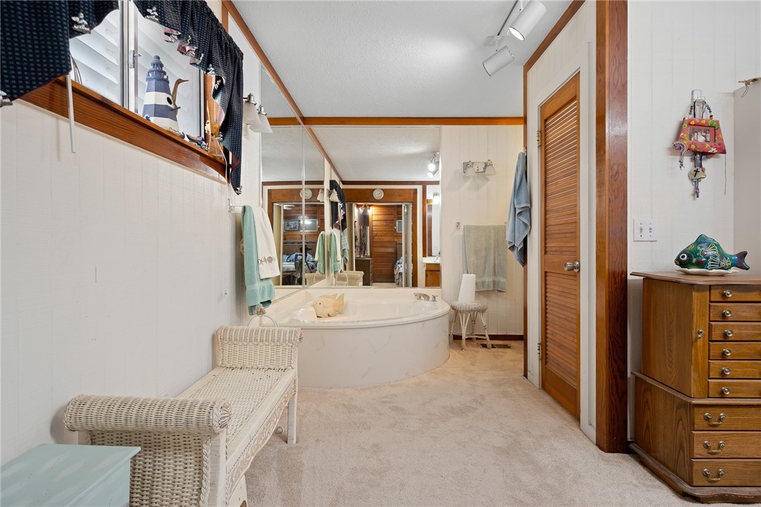 109 Bayshore Ct Property Photo 9