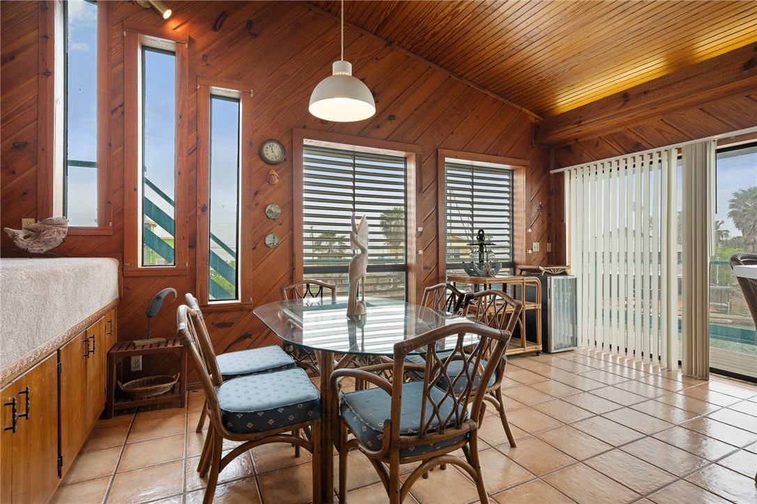 109 Bayshore Ct Property Photo 18