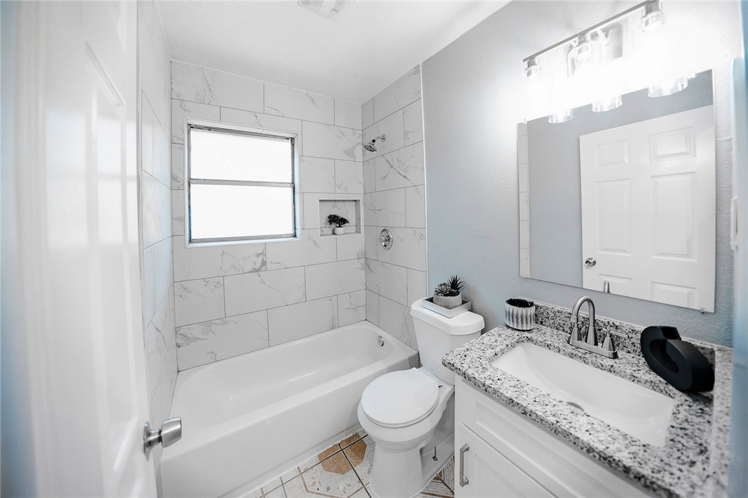 5334 Bowie St Property Photo 3