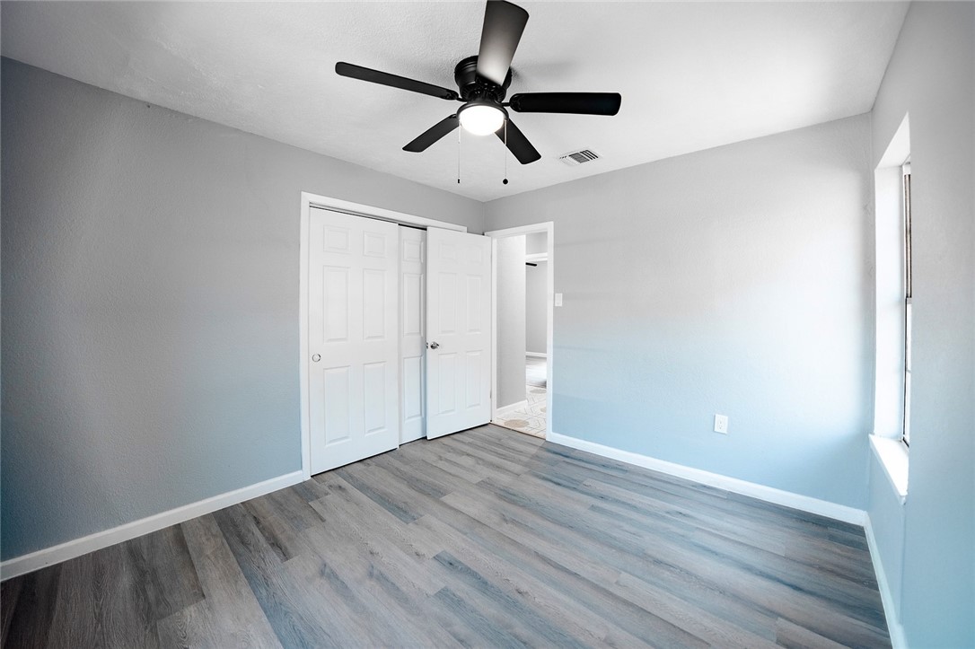 5334 Bowie St Property Photo 4
