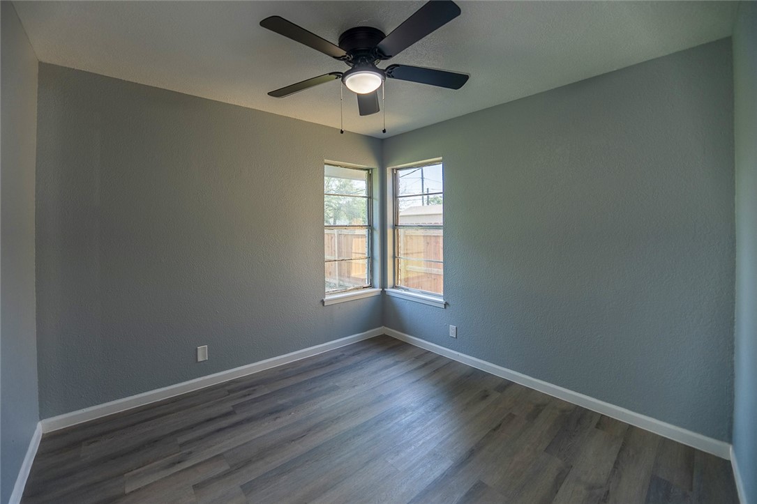 5334 Bowie St Property Photo 6