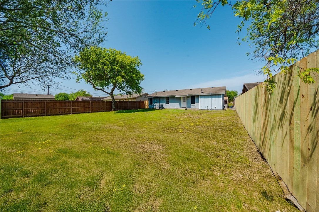 5334 Bowie St Property Photo 7