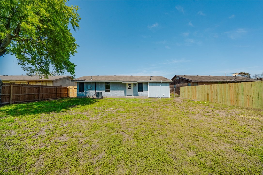 5334 Bowie St Property Photo 8