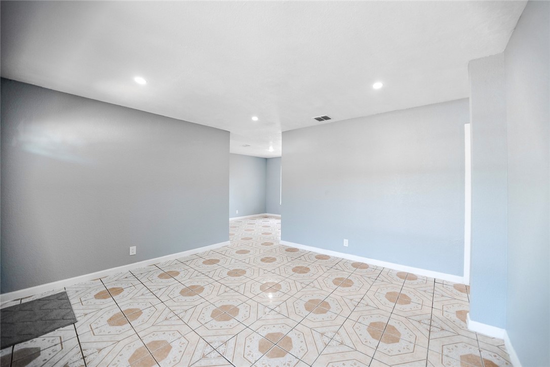 5334 Bowie St Property Photo 11