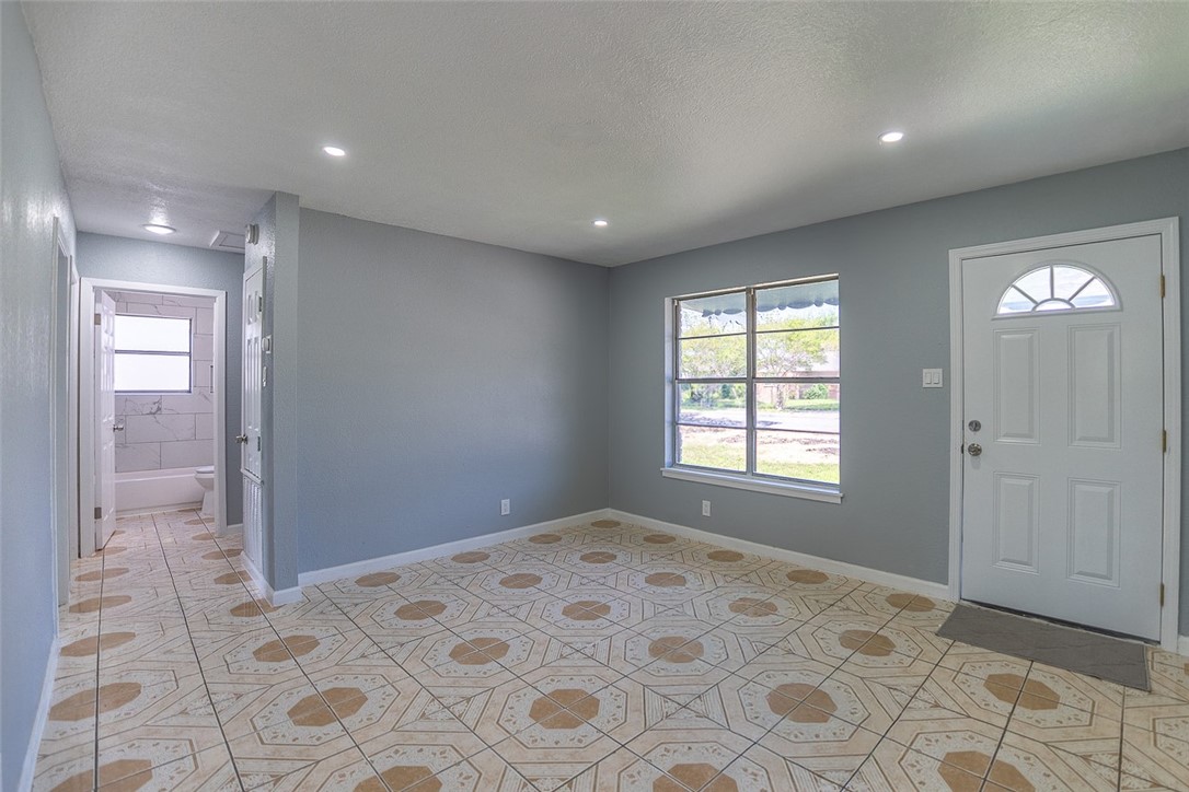 5334 Bowie St Property Photo 13