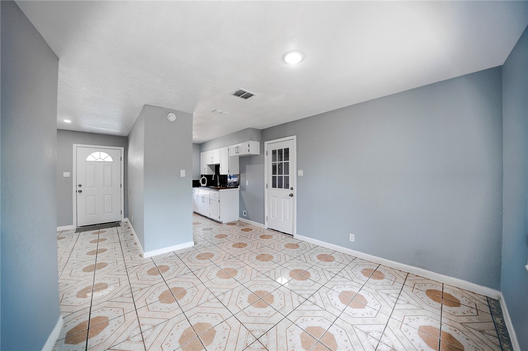 5334 Bowie St Property Photo 14