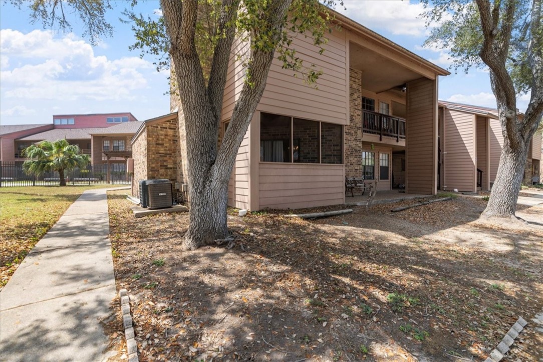 7122 Premont Dr D101 Property Photo 1