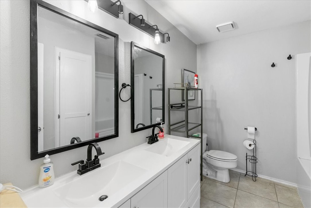 7122 Premont Dr D101 Property Photo 8