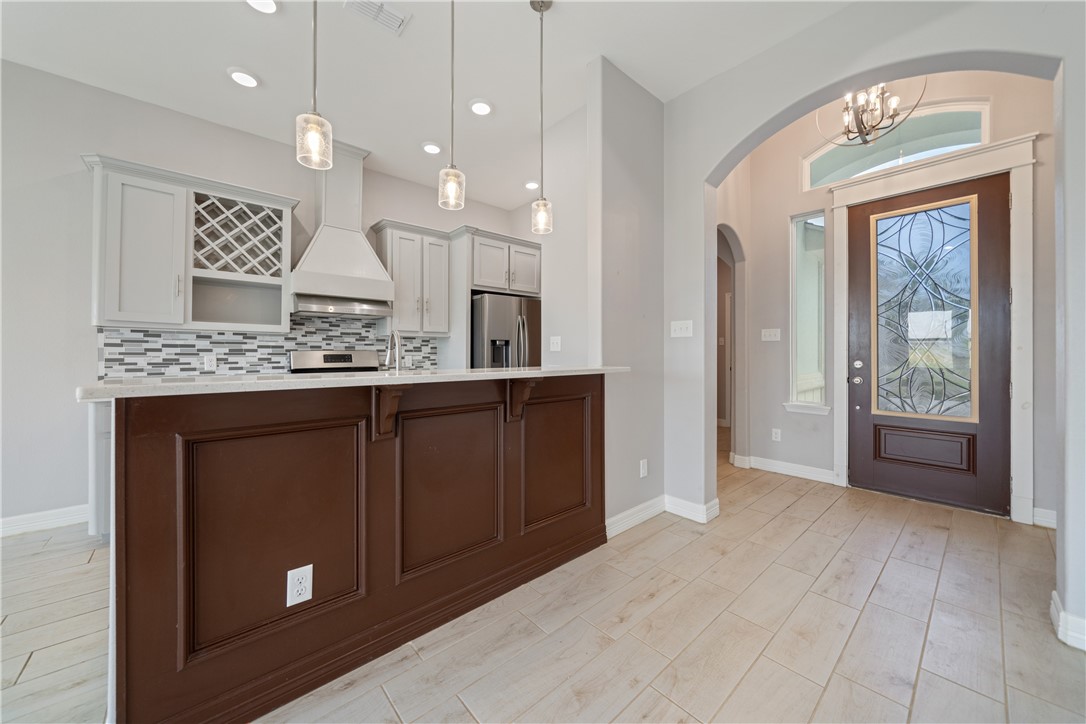 1706 Kentucky Derby Dr Property Photo 2