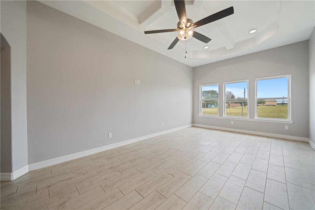 1706 Kentucky Derby Dr Property Photo 3