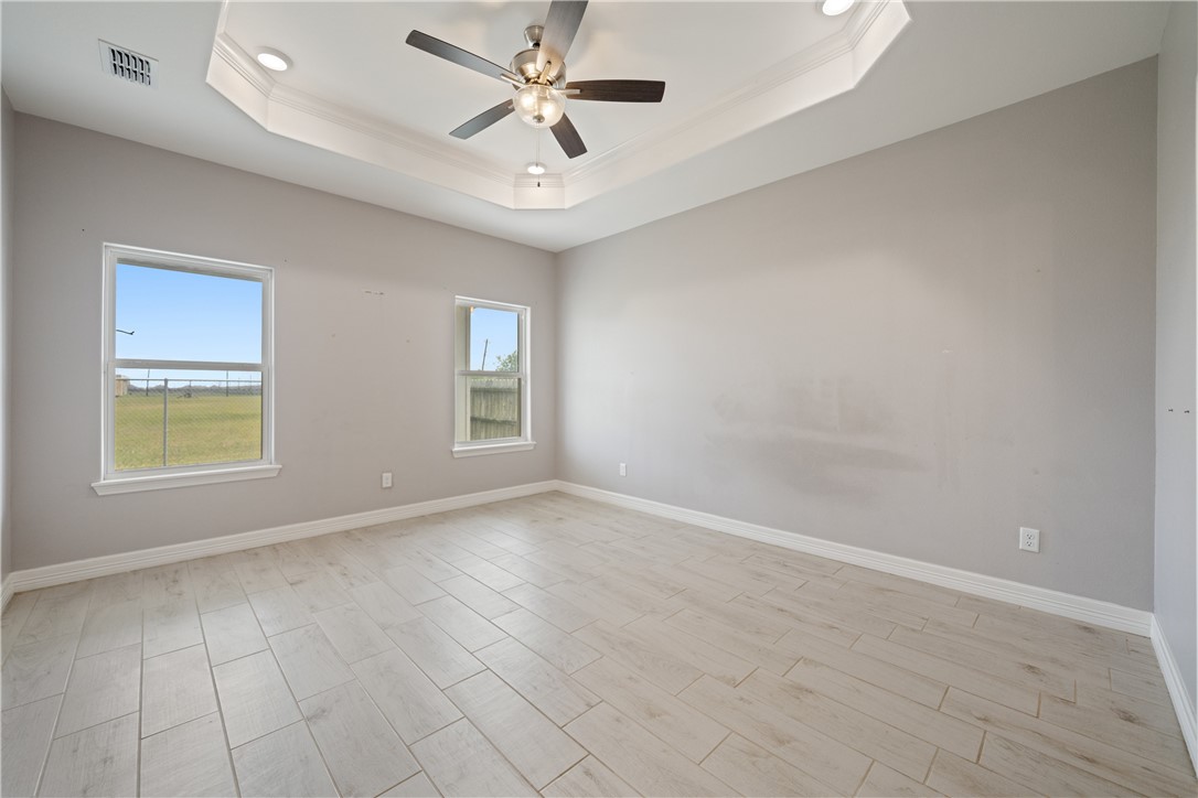 1706 Kentucky Derby Dr Property Photo 10
