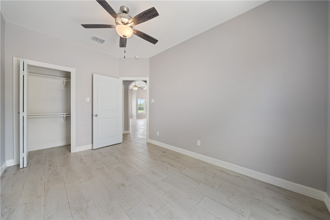 1706 Kentucky Derby Dr Property Photo 19