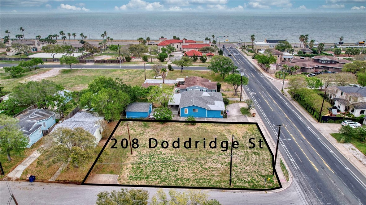 208 Doddridge St Property Photo 2