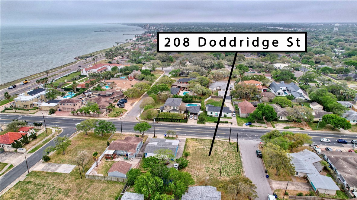 208 Doddridge St Property Photo 3