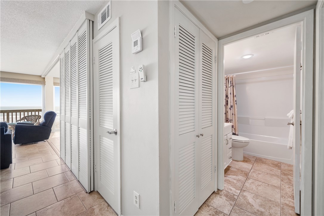 14810 Windward Dr 307 Property Photo 18