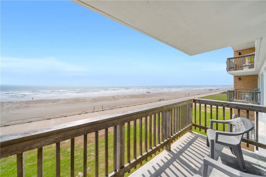 14810 Windward Dr 307 Property Photo 22