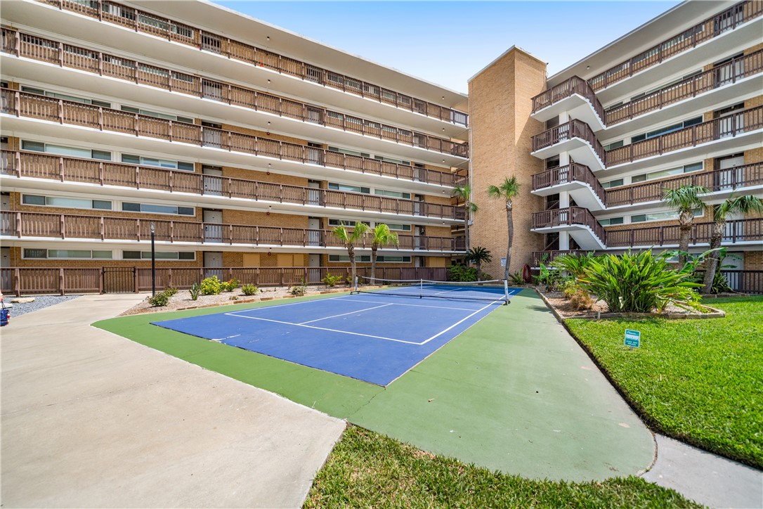 14810 Windward Dr 307 Property Photo 24