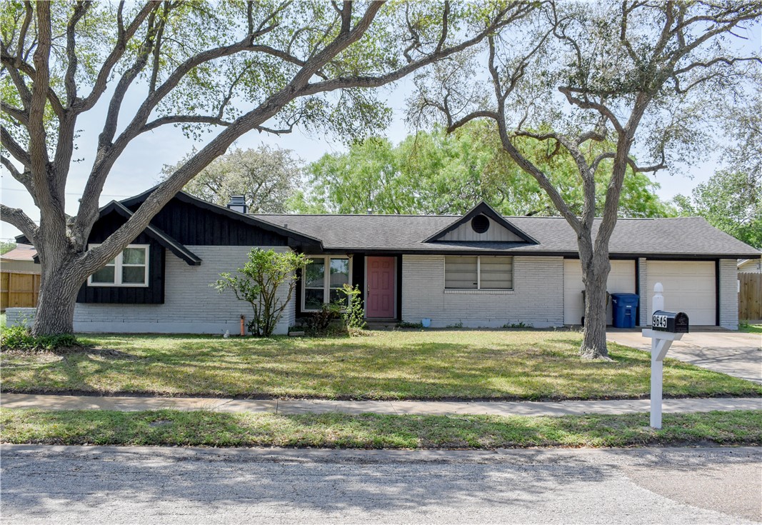 9645 Paula Dr Property Photo