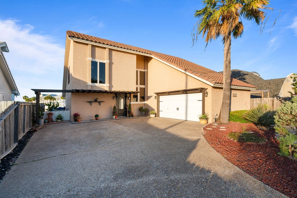 13810 Topsail St Property Photo 3