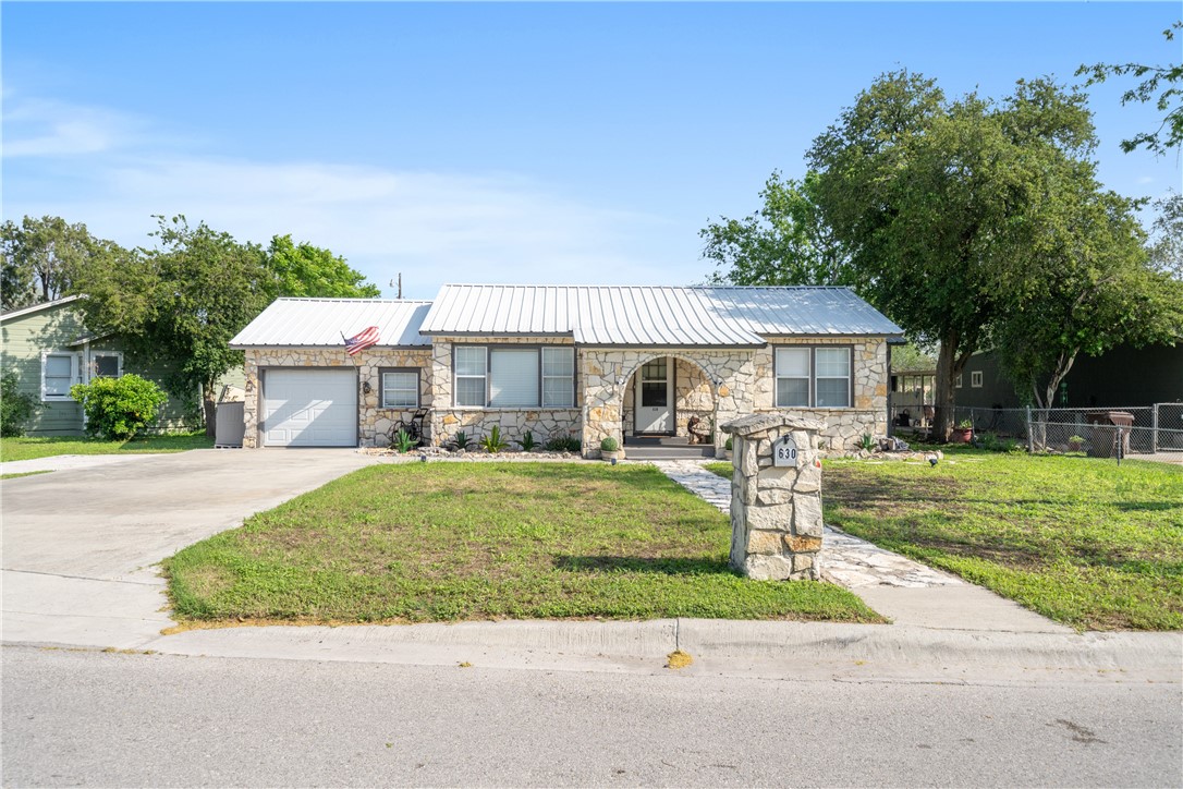 630 E Miller Property Photo 3